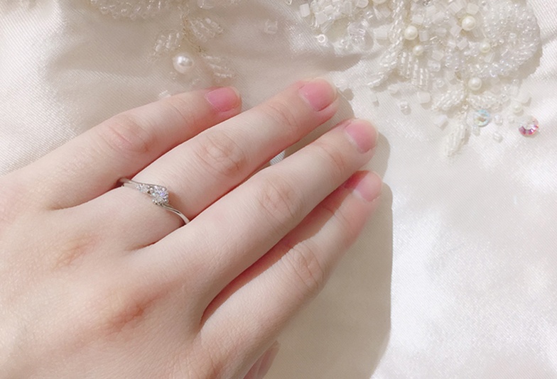 福井市で人気の指を綺麗に見せてくれるラザールダイヤモンドの婚約指輪